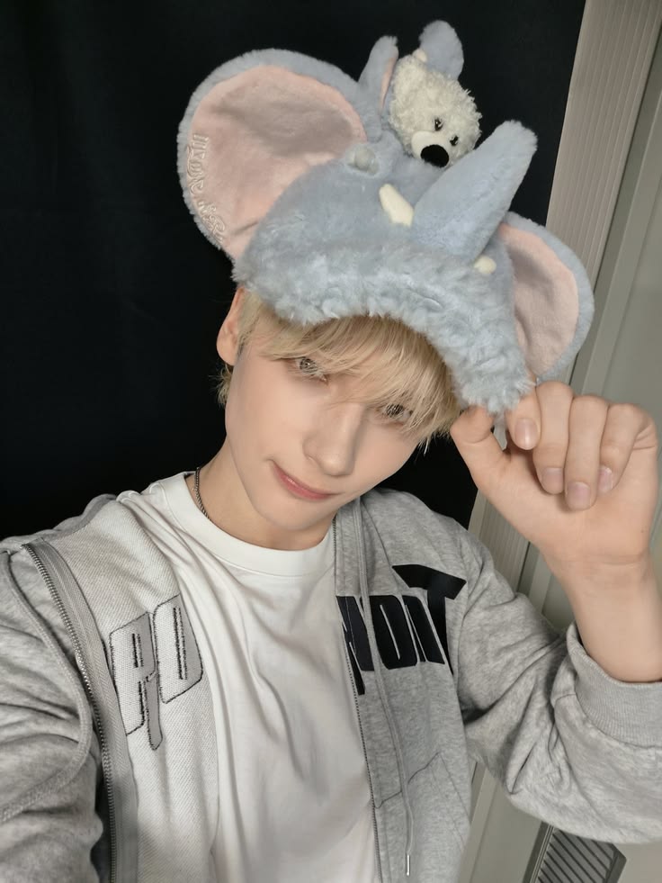 Elior ☆ tweet media