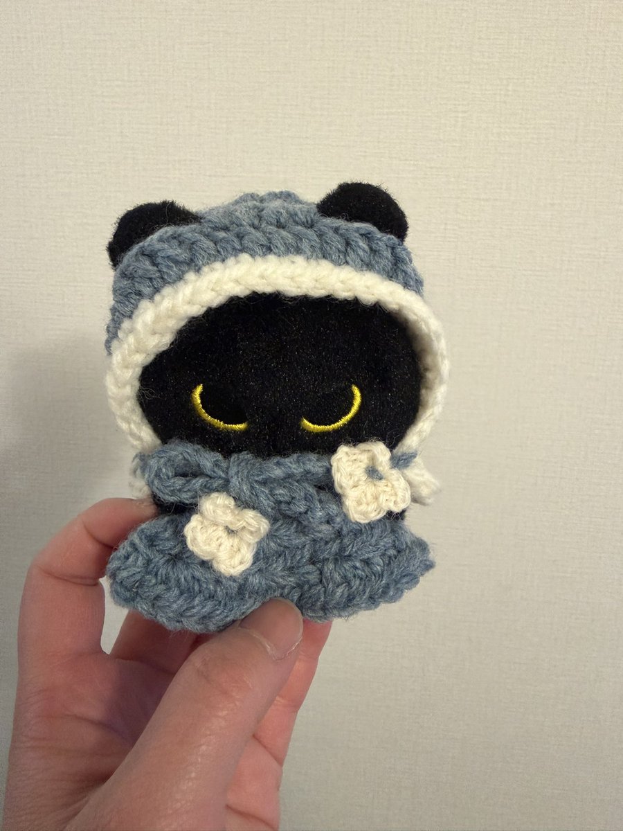 うちのイェニャンイちゃんが更に可愛くなりました💙
スパショにてちひろさん<a href="/chihirock0824/">ちひろ💙💙치히로</a> にお譲りいただいたブルーの頭巾とニットワンピース🧶
とても似合うし可愛くて本当に嬉しいです！！
素敵な企画とご縁に感謝いたします！！
ありがとうございました🙇‍♀️