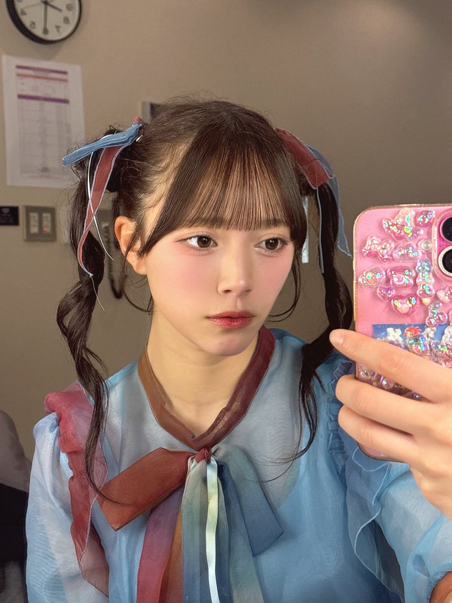 おはよー☀️
髪の毛くるくるで恥ずかしいヽ(*>□<*)ﾉｷｬ━━ｧ♡♡