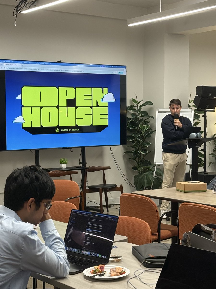 Mahsa Moosavi, PhD tweet media