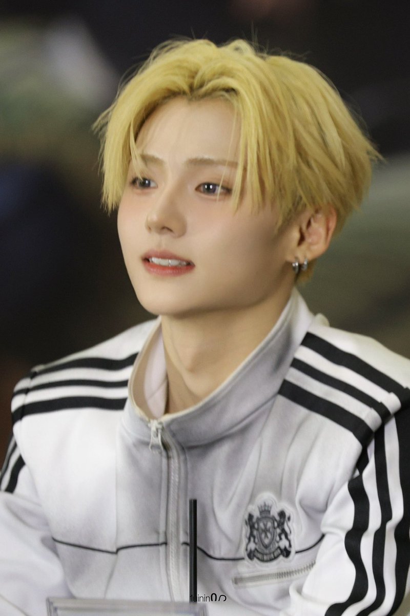 Rowan508 tweet media