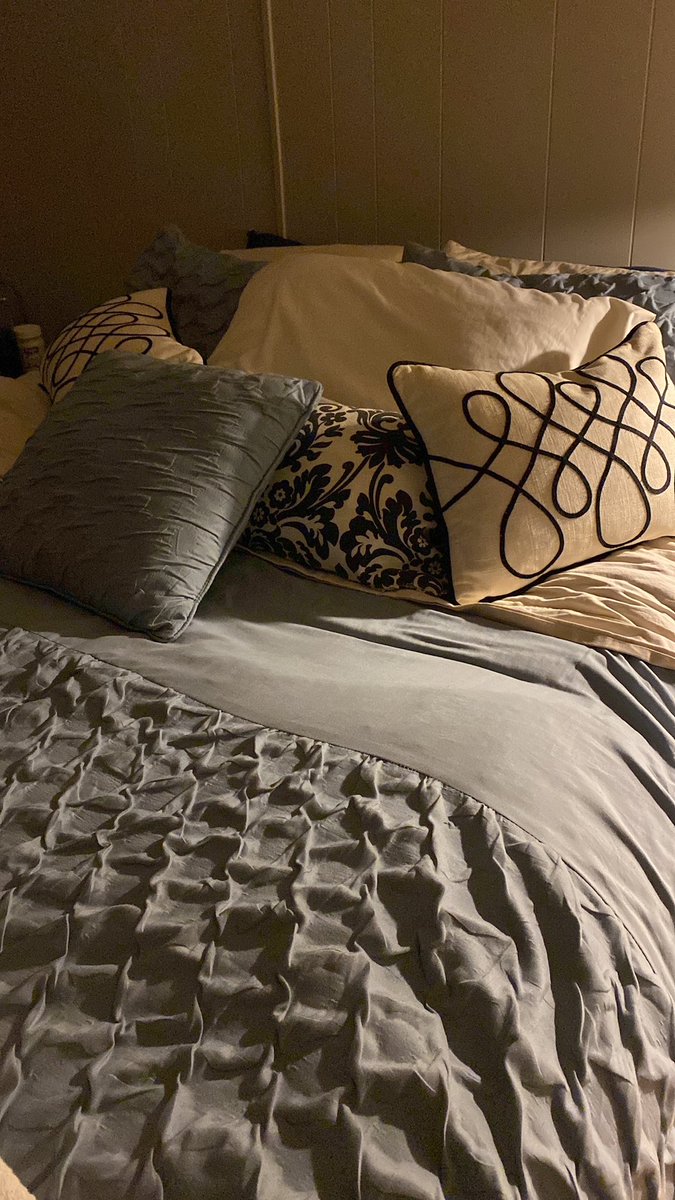 Goodnight X fam. Hopefully a solid nights sleep tonight .. I need it..