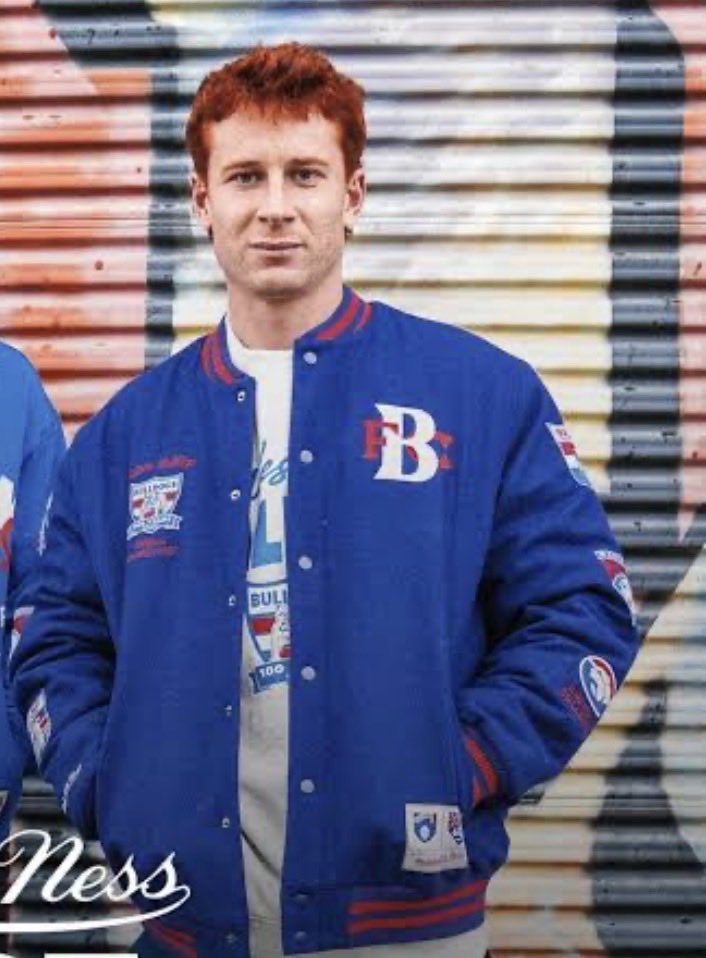itsbambees's tweet photo. @ejmarchini @westernbulldogs not sure if you can get it anymore but the 100 year bomber jacket was 🔥 https://t.co/co802jHkGh