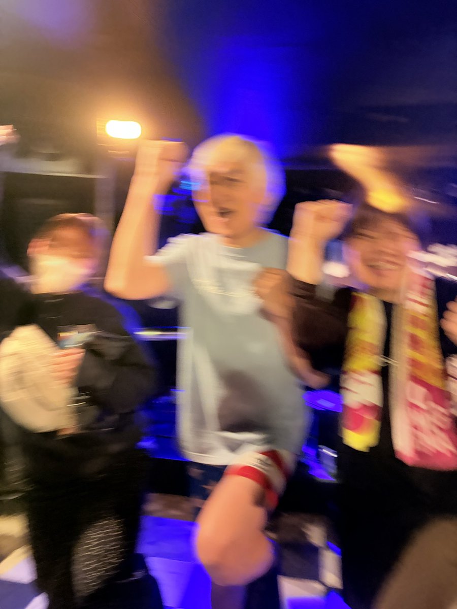 11coldrain15's tweet photo. 千葉LOOKそしてグッドモーニングアメリカ最高でした🔥ファイヤー🔥 https://t.co/M0vS5XAIr8