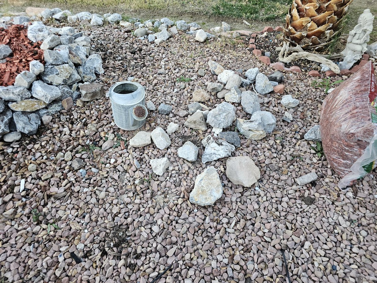 dannyoneofmany's tweet photo. #WeekendVibes #Gardening
#DIY #OutsideFun #Flowers
Rock Spiral With #Flowers
We Need Some Gnomes Too
#SpringForward #SpringFever https://t.co/UvKt35OXLo