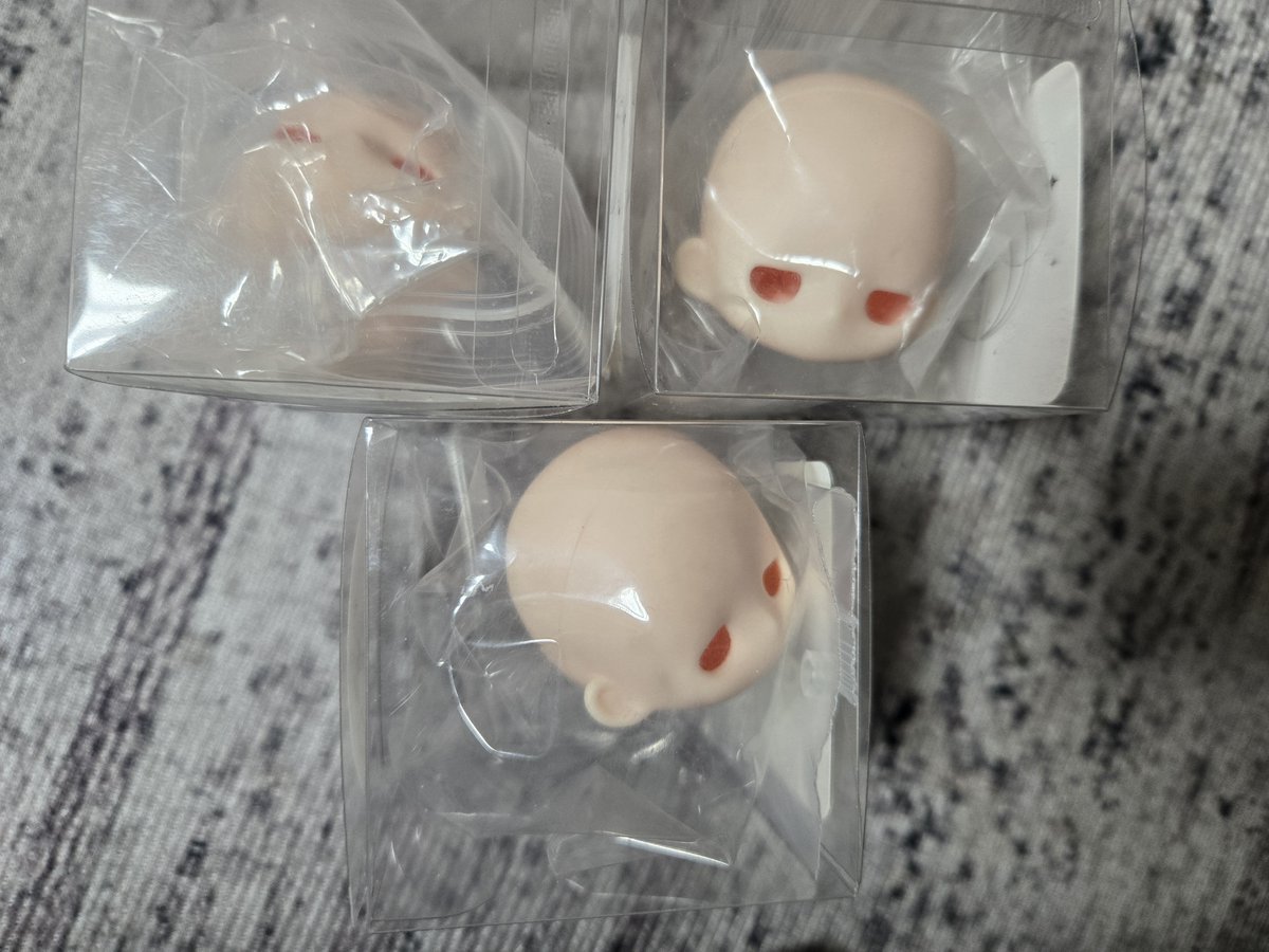 트친중에 미니구름헤드 미푸헤드 필요한사람..? 계속 서랍에만 넣어두고 안꺼내서.. 방출할 예정이라 탐라에 먼저 올려요.