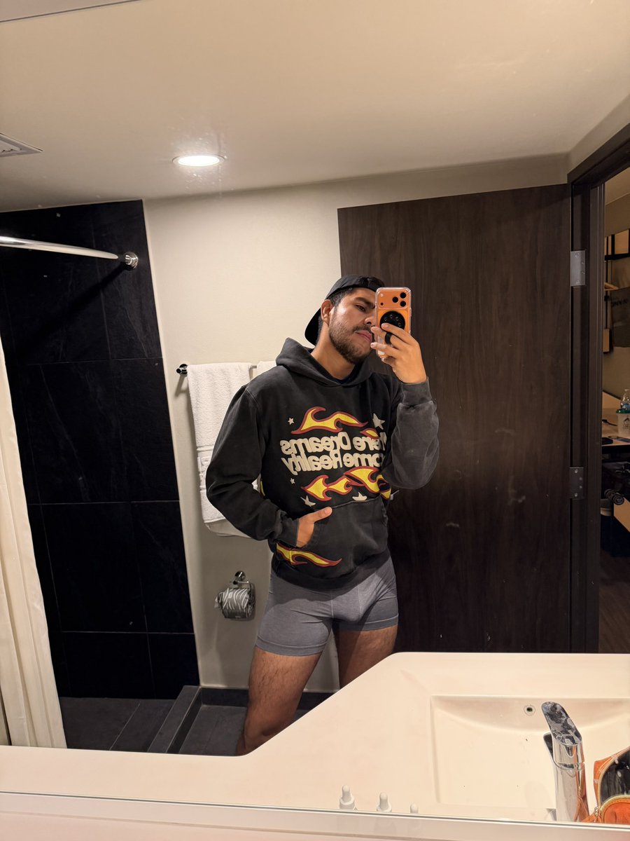 Hector 🧏🏻‍♂️ tweet media