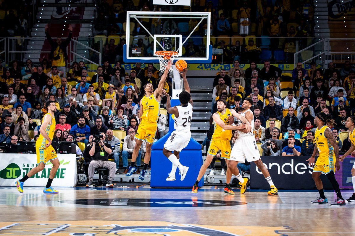 Out of Context RMB tweet media