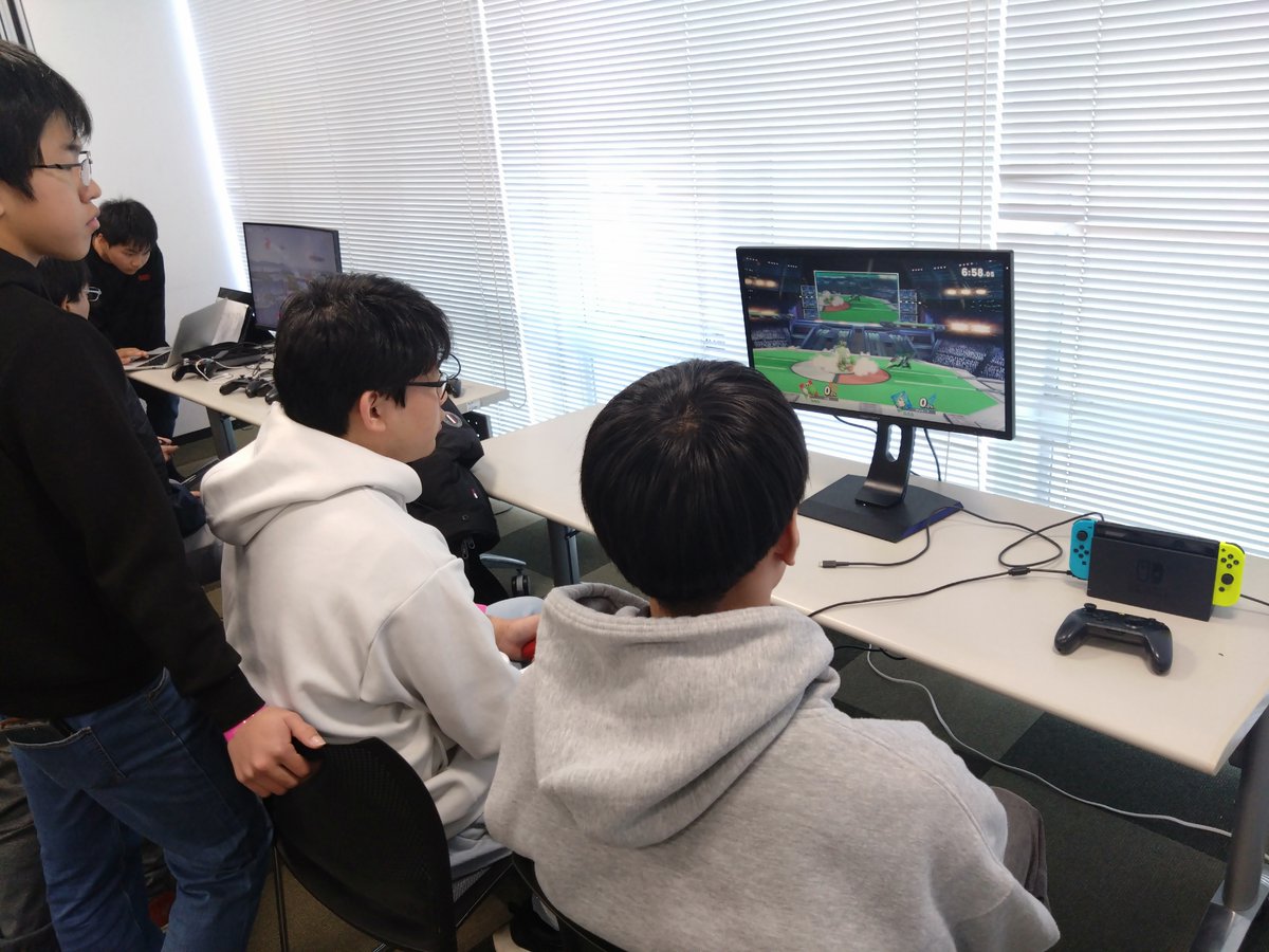 n6fCdEpa6p29875's tweet photo. 3月8日（日）に犬山市役所で行われた　#LegameCup　#KOSAKENカップ　に参加しました。#太鼓の達人 は前回の優勝に続いて狙いましたが、惜しくも2位でした。#スト６ は初めて3位入賞できました。#ぷよぷよ、#スマブラ は入賞できませんでした。　#愛知県立小牧工科高等学校　#犬山市　#小牧市 https://t.co/eF3dAGtBRr