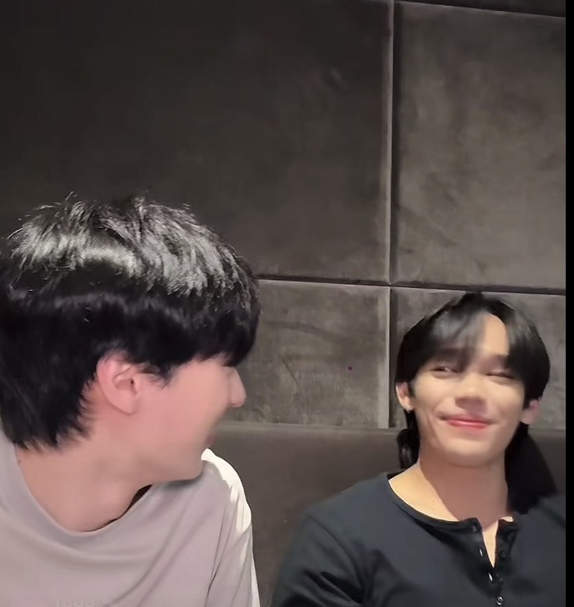 Belle_khlie's tweet image. Them and their “look into my eyes” against the world

#เงินโอ๊ต 
#NgernOat