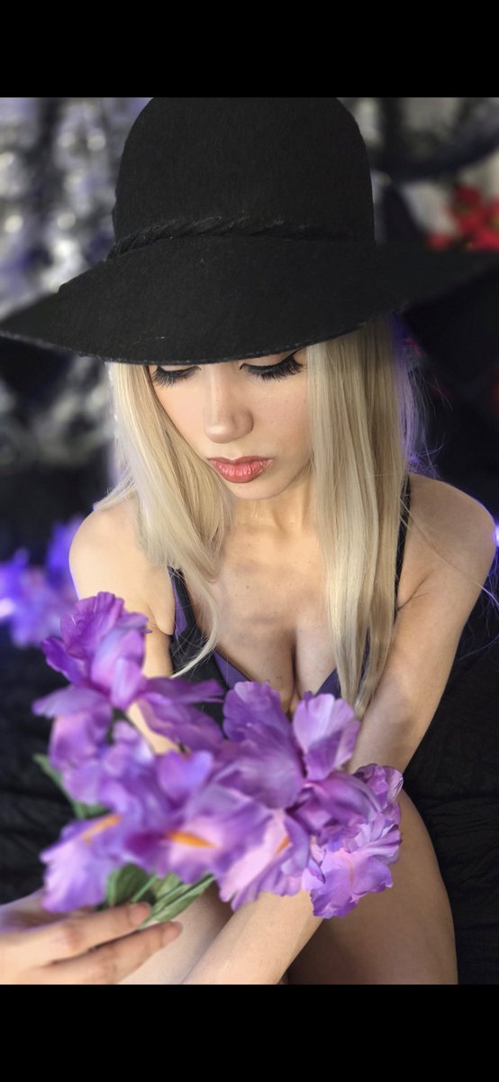 April Vixxi⁷ tweet media