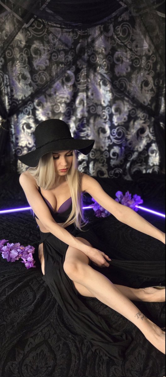 April Vixxi⁷ tweet media