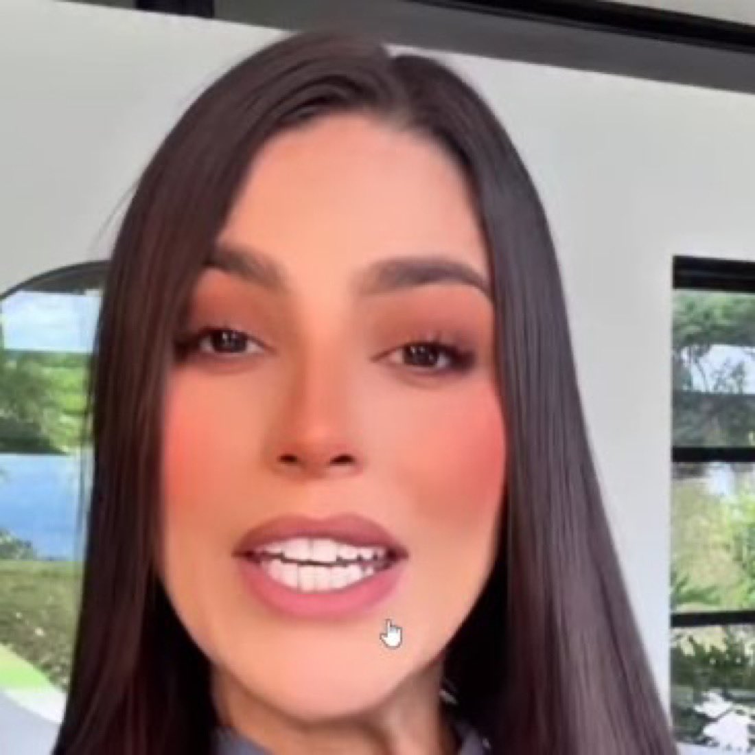 ElizbethCristi7's tweet photo. Hoy Colombia les pasó la factura.
La arrogancia, el odio y el desprecio por la gente… también se votan. 

Aquí algunos de los quemados más quemados de esta elección.

Polo Polo, que se burló de las madres de Soacha.
Catherine Miranda, que se creyó superior y hasta se burló de quienes son bachilleres.
Y otros que pasaron años negando las reformas del presidente Petro y atacando al pueblo.

Lina Garrido, recordada por su discurso grosero y homofóbico contra el presidente.