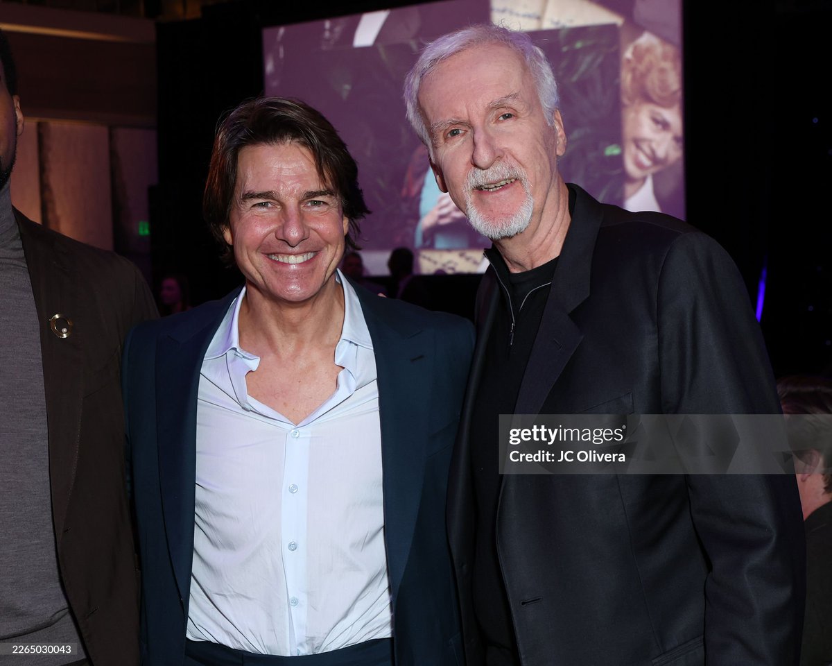 TCNews62's tweet image. Tom Cruise and James Cameron at the Saturn Awards.
#TomCruise