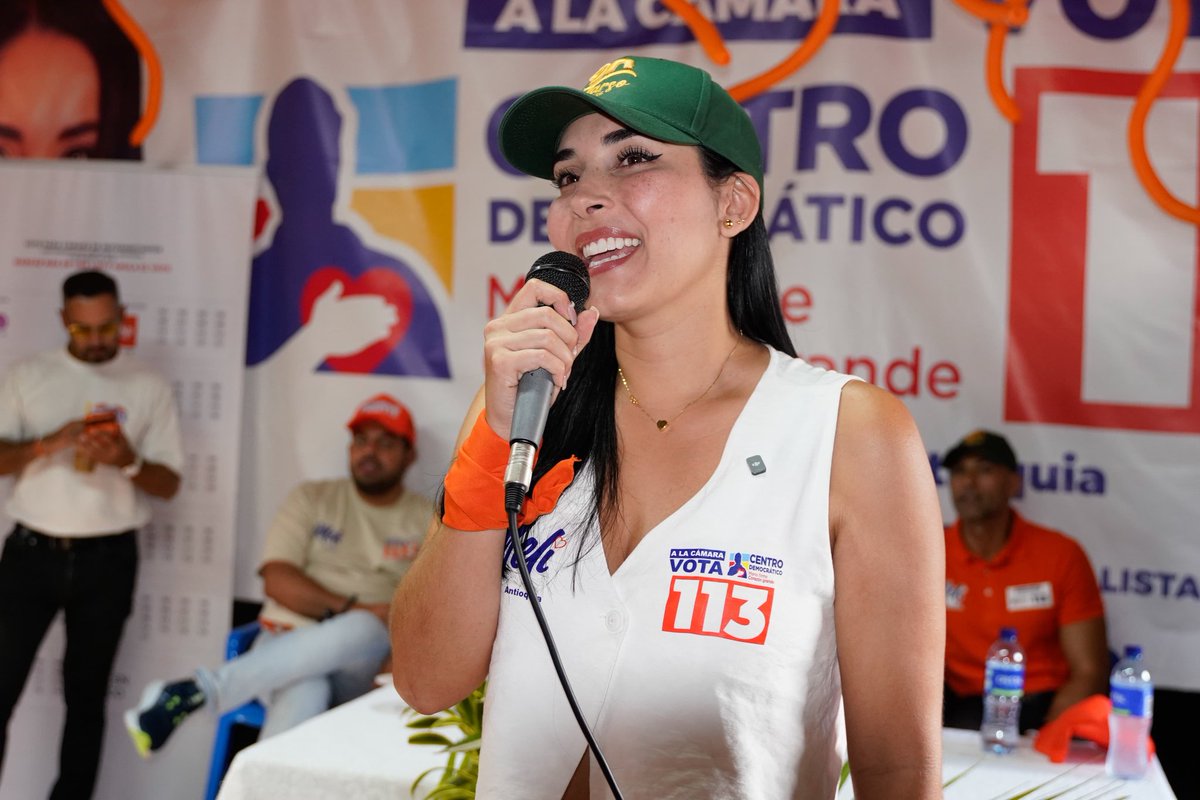 MeliEusse7's tweet photo. En cada escenario hablamos de los pilares que vamos a defender en el Congreso: seguridad para nuestras familias, salud digna, educación con oportunidades para los jóvenes, y bienestar para nuestras personas mayores. ¡GANAMOS! Y, honraré cada voto con trabajo, disciplina y compromiso por Antioquia y por nuestra gente.