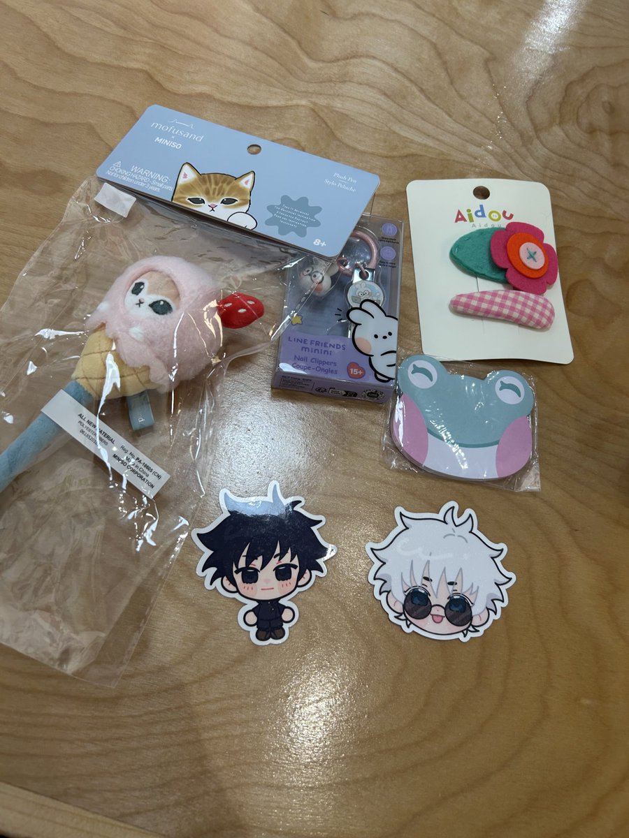 strwbbylino's tweet image. kinda. too emotionally drained to interact with anyone rn sorry. but! the epic highs and lows of today. the highs being some bullshit i bought with my bff today #score