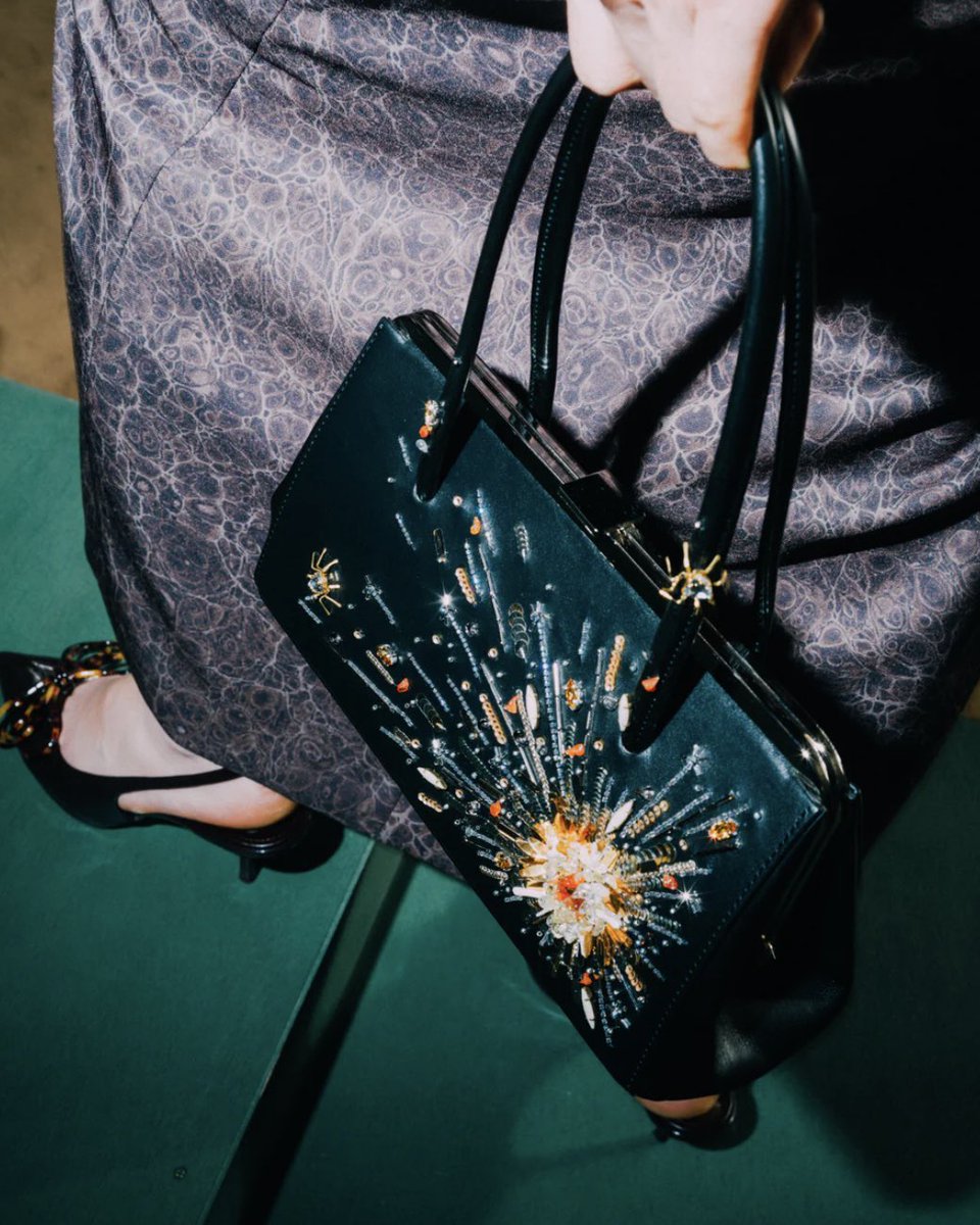 𝙨𝙚𝙗𝙪𝙢𝙞 tweet media