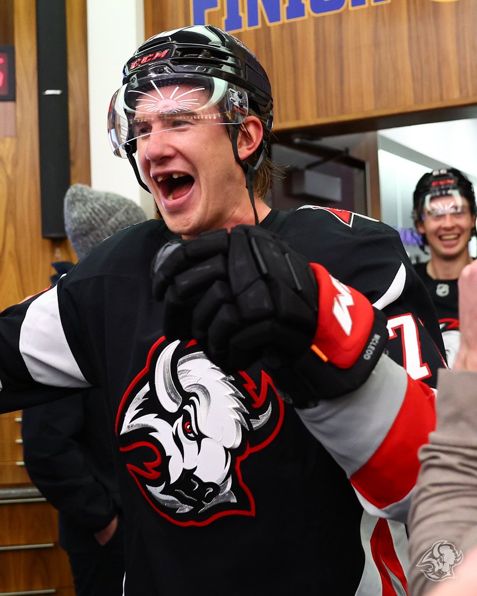 BuffaloSabres's tweet photo. VIBES 📈📈📈

#LetsGoBuffalo | #sabrehood https://t.co/gcXZtDuuKF