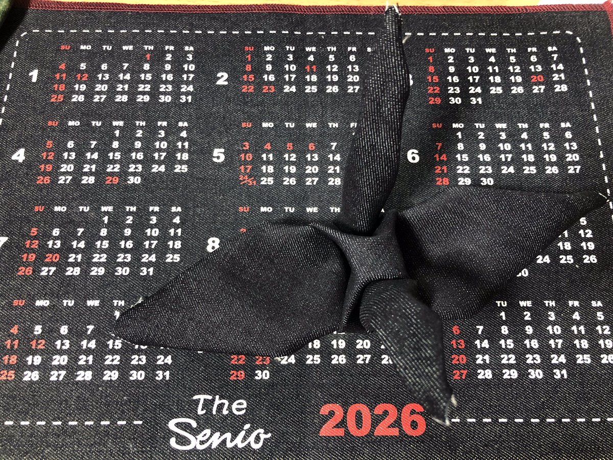 pre210023's tweet image. おはようございます😃
今朝の大阪の天気は晴れ☀️
気温は9℃

写真はデニムの折り紙⁉️
びっくり🫢
😆【残反利用のデニム折り紙】発想が素晴らしいですよね👏

日本文化の新たな発信に
欧米で『origami』として日本が生んだアートとしても評価されてる
#企業公式が毎朝地元の天気を言い合う 
#origami