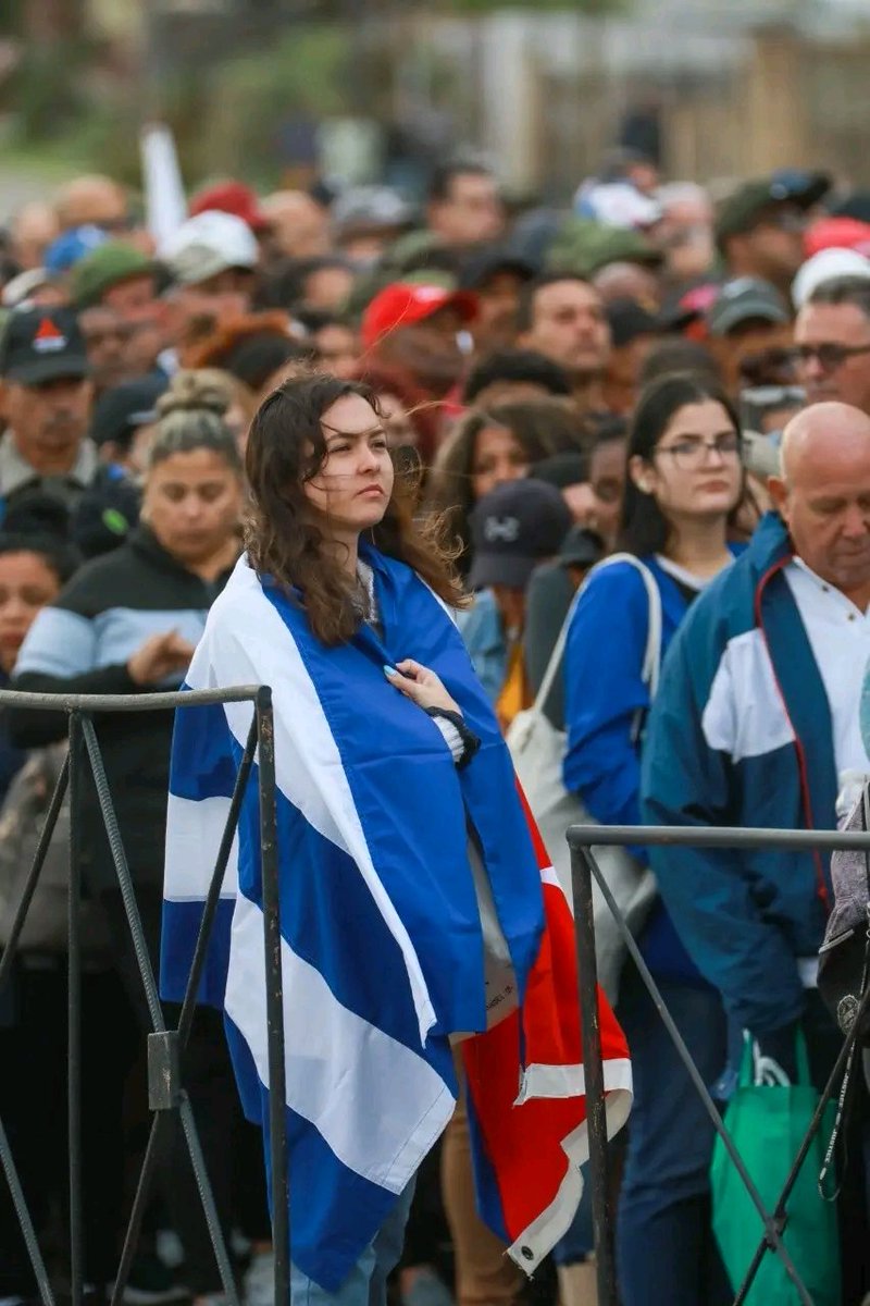 🌸 En este 8 de marzo, la juventud cubana abraza y felicita a todas las mujeres de la Patria. A las que luchan, trabajan, estudian, crean y sostienen cada sueño revolucionario con ternura y firmeza. ✨

Gracias por ser memoria, presente y futuro. 🇨🇺❤️

📷 Roberto Suárez