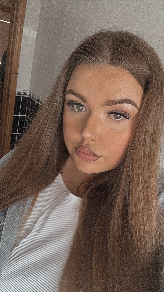 MissHappyCrayon ✨ tweet media