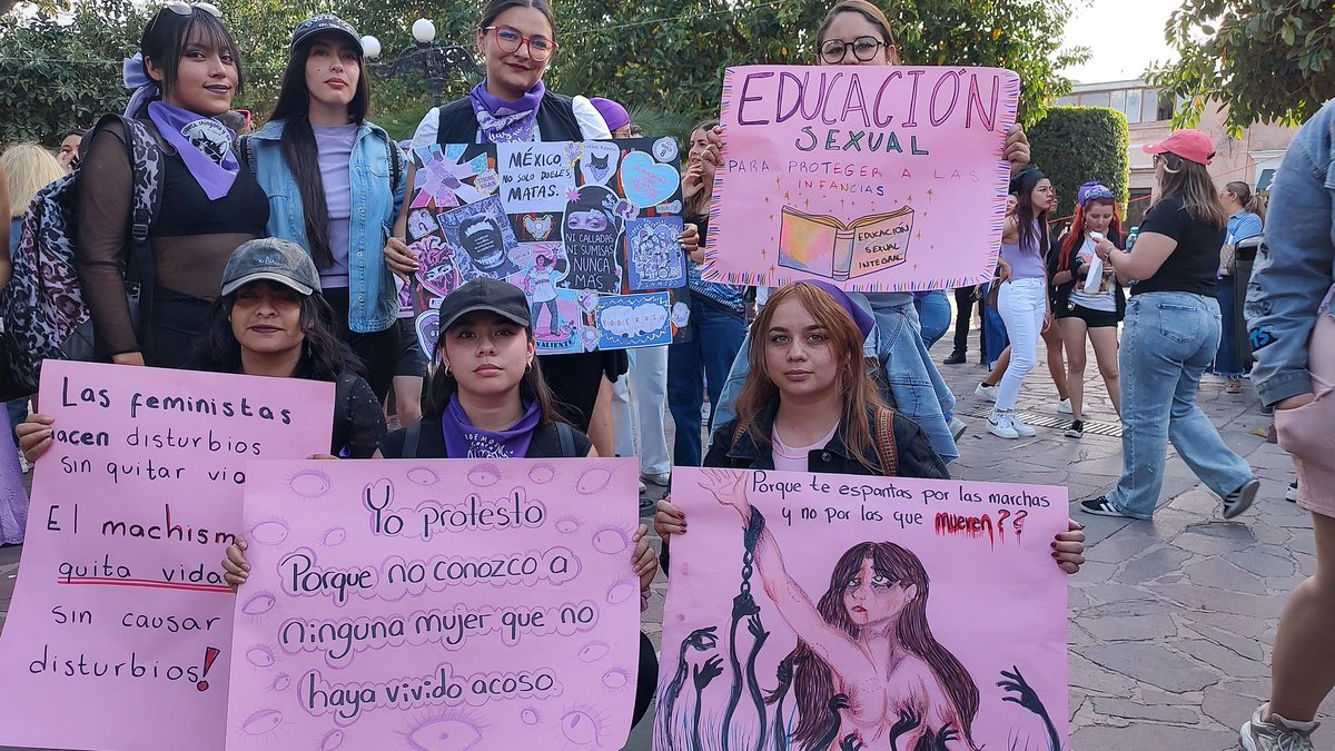 lagos_postmx's tweet photo. #8M en Lagos de Moreno, las mujeres salieron a marchar. https://t.co/ESwwgIFopK