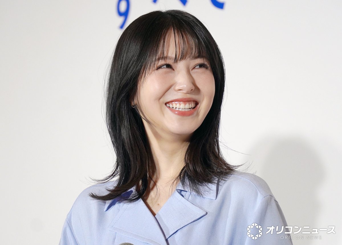 oricon's tweet photo. 浜辺美波「この仕事に向いている肌」
 “肌健康”測定結果に自信✨️
https://t.co/Y5TKmGAp8L

「FANCL SKIN PATCH
（ファンケル スキンパッチ）」発表会
Mrs. GREEN APPLEと出席🍏
 
@MINAMI373HAMABE https://t.co/KPkzXc6Cdy
