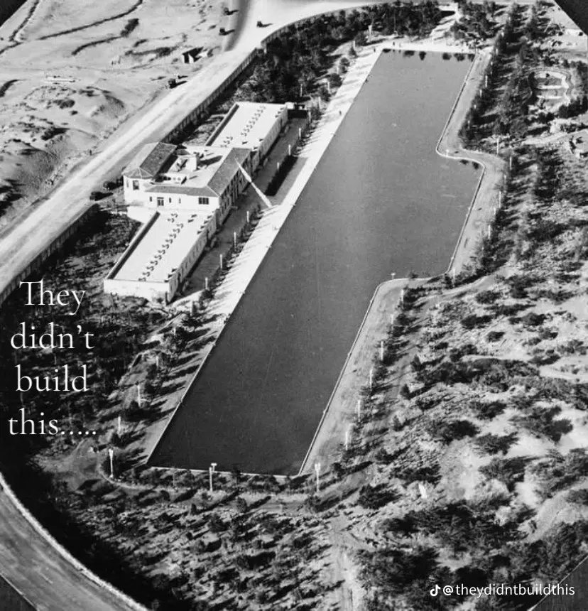 battleofever's tweet image. Fleishhacker Pool
San Francisco 

#HiddenHistory #Reset #Founded 
CREDIT: theydidntbuildthis on TT