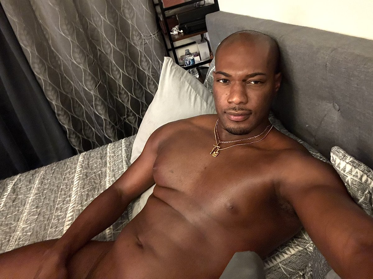 the sun is out so i’m finally dark again!!! 😭😩🖤