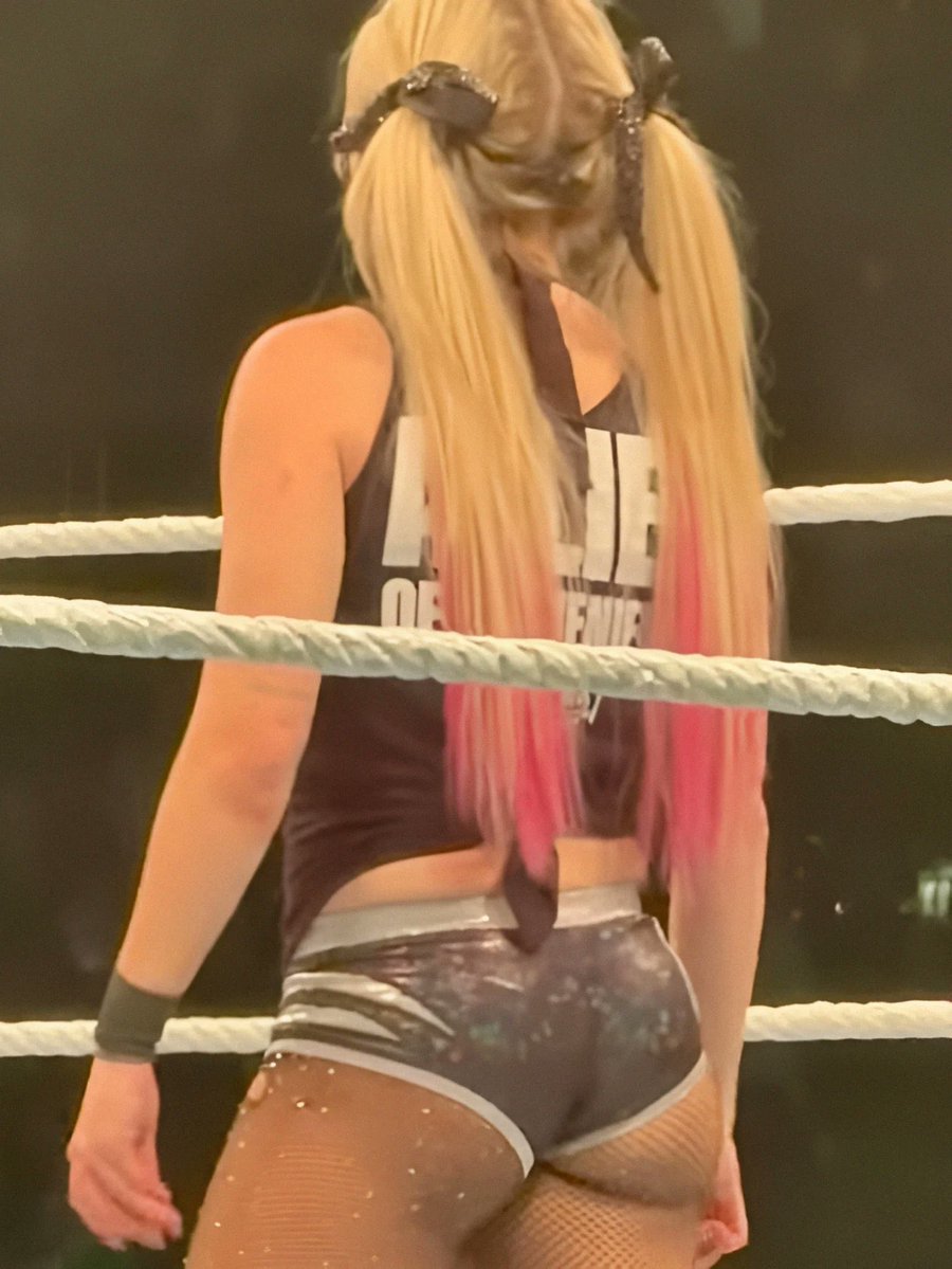 𝙰𝚕𝚎𝚡𝚒𝚜. tweet media