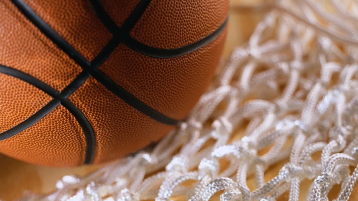 bhallphotog's tweet photo. NCHSAA Men's Basketball State Championship Games at LJVM Coliseum featuring Triad High Schools. @WFMY @WFMYhss 
5pm Thursday: (3A) @Walkertownmbb vs. Kinston
7:30pm Thursday: (4A) @ReidsvilleHoops vs. Salisbury https://t.co/DTirPV0WvT