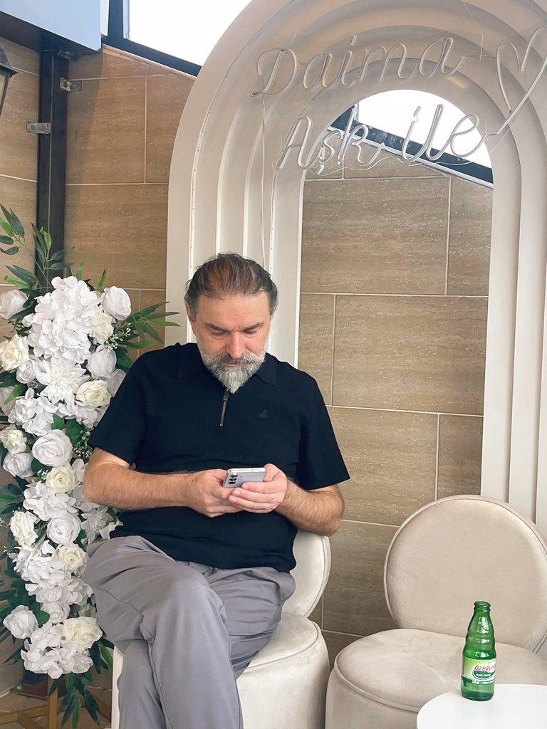 hasbibir's tweet photo. İNSAN KALMAK!..

Değişir gün hafta ay yıl
Sen kendine dön, vakit ayır
Dönüşür insan mevsim misali
Hava su ateş olur sonra toprak
Hep yaşanan iyilikler hatırlanacak!.. https://t.co/29MJ8rG7Bd