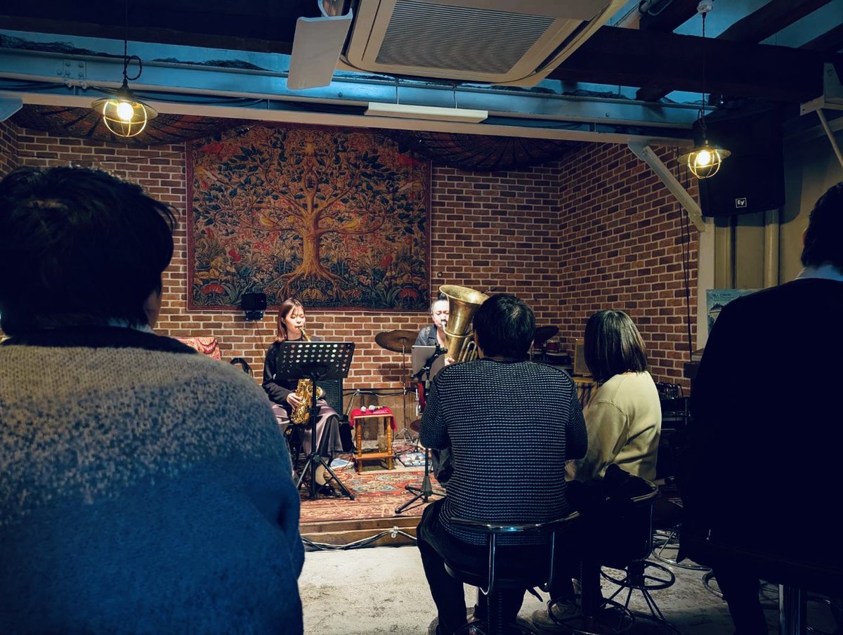 佐藤朱梨&amp;ヒロ・シバタ
とてもよいライブになりました
お客さんからいただいた言葉
"上質な闇鍋のような時間だった"
最大の賛辞！！！
ありがとうございました