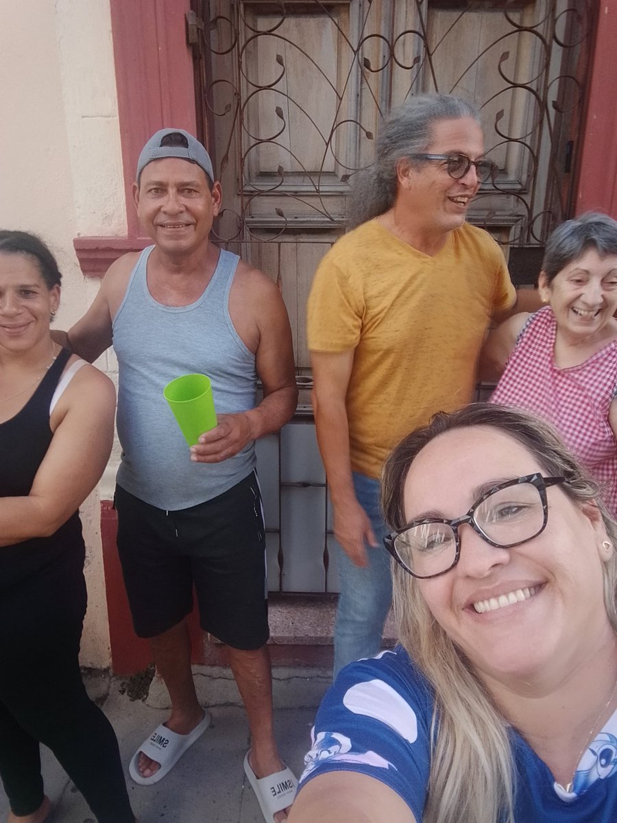 DiamelaRan86041's tweet photo. Muchas felicidades a mis mujeronas del barrio. #MiSantaClara https://t.co/QNKUcFeIuX