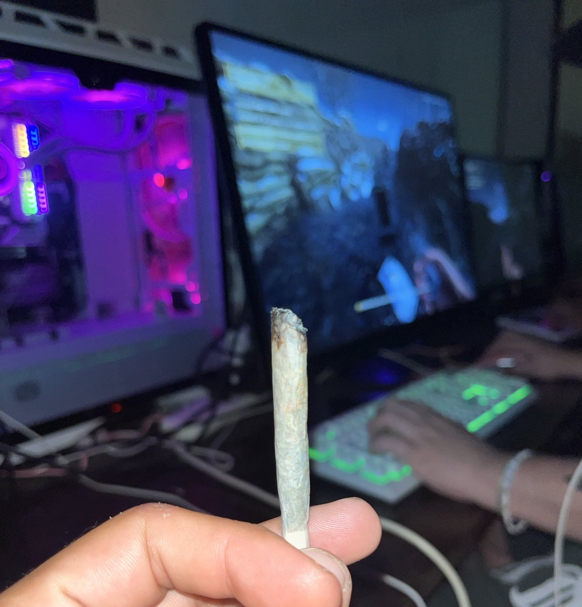 Elparaguayo1231's tweet photo. Domingo de porro y vicio https://t.co/jmAx0WnKMa