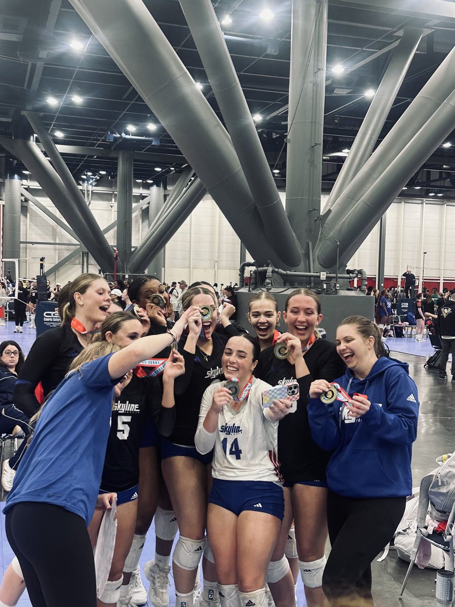 CoachAllen_KG's tweet image. So proud of our girls this weekend!! They are so fun to coach 🤩 7-0!

#nikecrosscourt #vb #champions