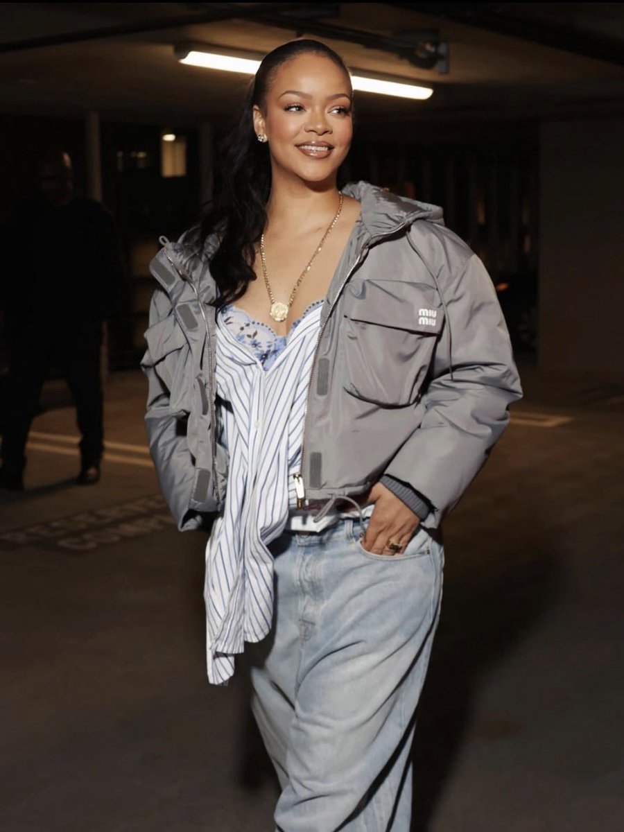 BLASTOFPOP's tweet photo. A woman has been taken into custody for shooting an AR-15-style rifle at Rihanna’s LA home. 

Rihanna was reportedly in the home at time of shooting and is unharmed. https://t.co/nXMi2MCnwR