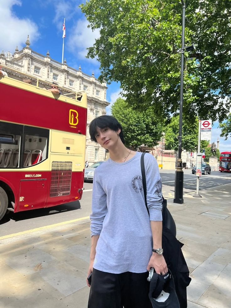 SOLlVAGANCE's tweet photo. ⠀
⠀
The Monday. Semangat nyusulin mami ke Singapura. 
⠀
⠀ https://t.co/NivxOCXyvH
