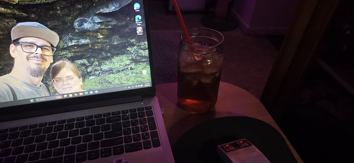 dustingorbit's tweet image. Empty spaghetti sauce jars in the trash? Nahhhh not around these parts my dudes and dudetts, that there be a new ice tea glass!
Cheers 🍻 trash pandas 🦝
#reuse @SourceGamingTV