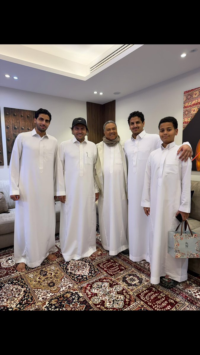 شرفني عمنا الغالي فنان العرب محمد عبده وعائلة الكريمه على السحور في منزلي <a href="/Mohammed_Abdu/">محمد عبده</a> <a href="/abdu_fans_/">abdu fans</a> <a href="/DoumitCharbel/">Charbel Doumit</a> <a href="/RotanaMusic/">🎶RotanaMusic</a>