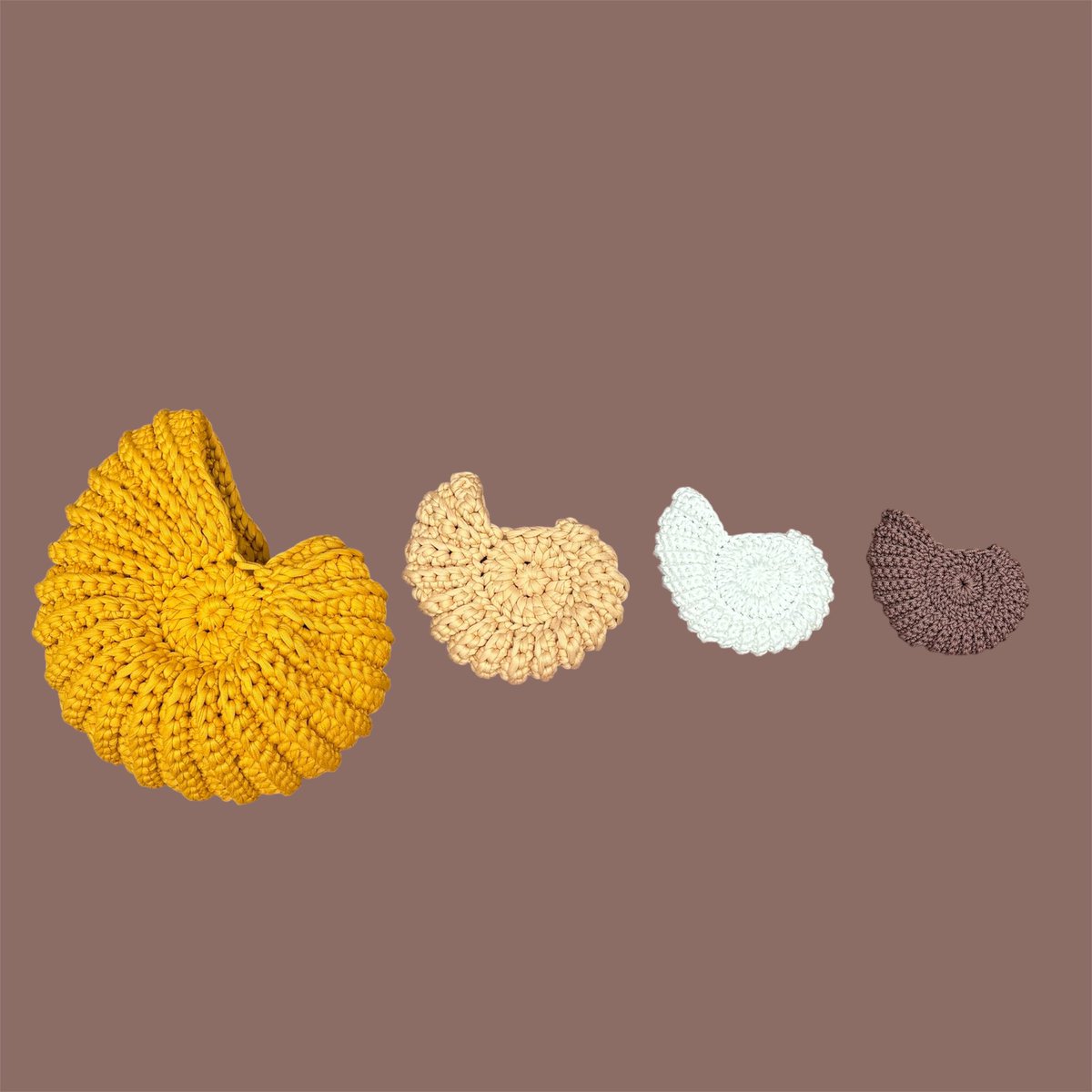 アンモナイト、整列🌀✨️

#かぎ針編み #ハンドメイド