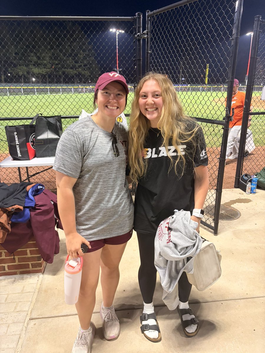 Bella Goding RHP tweet media