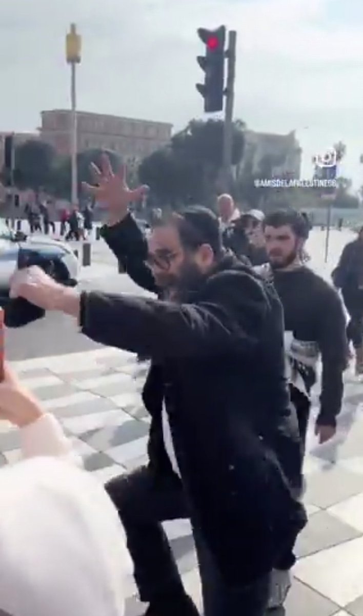 <a href="/abdelmalik92/">Malik Milka</a> Je suis extrêmement mort