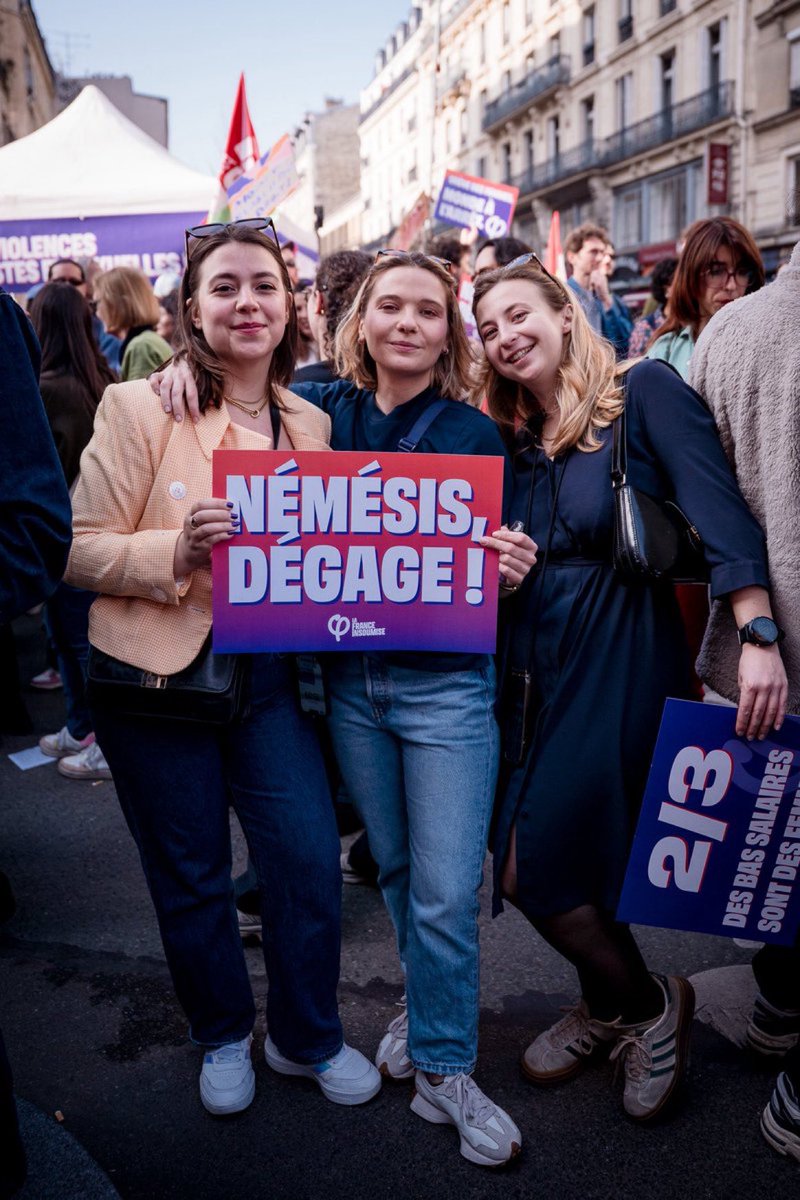 CordierAlice2's tweet image. On vit dans leurs têtes sans payer le loyer c’est une folie.