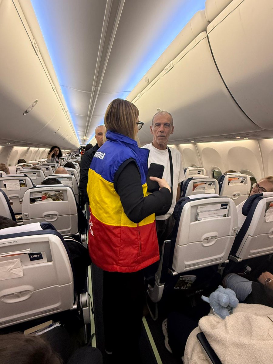 oana_toiu's tweet photo. Back home safe.

This morning, more families stranded in the UAE arrived home safely with two new evacuation flights from Muscat to Bucharest.

A first of its kind under the rescEU mechanism, the evacuation was not just a safe way home, but also clear proof that crisis response works better through coordination. We can help our citizens faster when we bring national and European resources together.

Romania is proud to work together with the rescEU team, DG ECHO, the EU Delegation, and embassies in the region to bring home today more than 250 Romanians, alongside more than 80 European citizens.

Special thanks to the authorities of Oman and the UAE for their vital support and cooperation in making these safe returns possible.
#RO #EU #DSU #AmbasadaRomanieiinAbuDhabi #AmbasadaRomanieiinOman 
@eu_echo @hadjalahbib @rars
