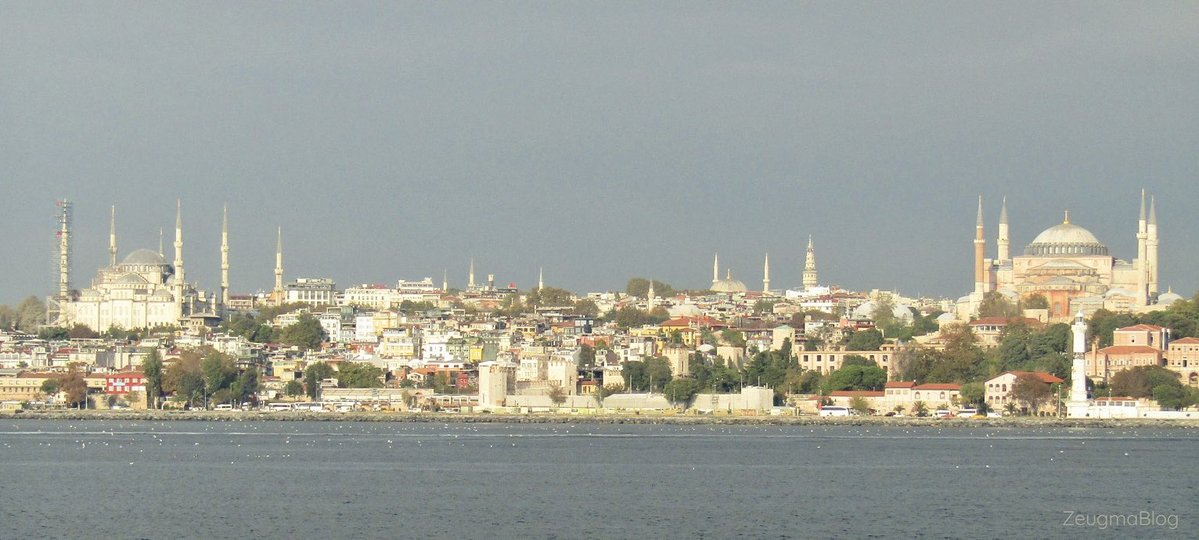 Bugün birine gülümseyin.
Belki dünyası değişir…
Hayırlı ve bereketli haftalar dilerim. #İstanbul
#HayırlıHaftalar 
#Pazartesi
#FreeFilistin
#FreeGazze
#FreeDoğuTürkistan
#FreeSudan