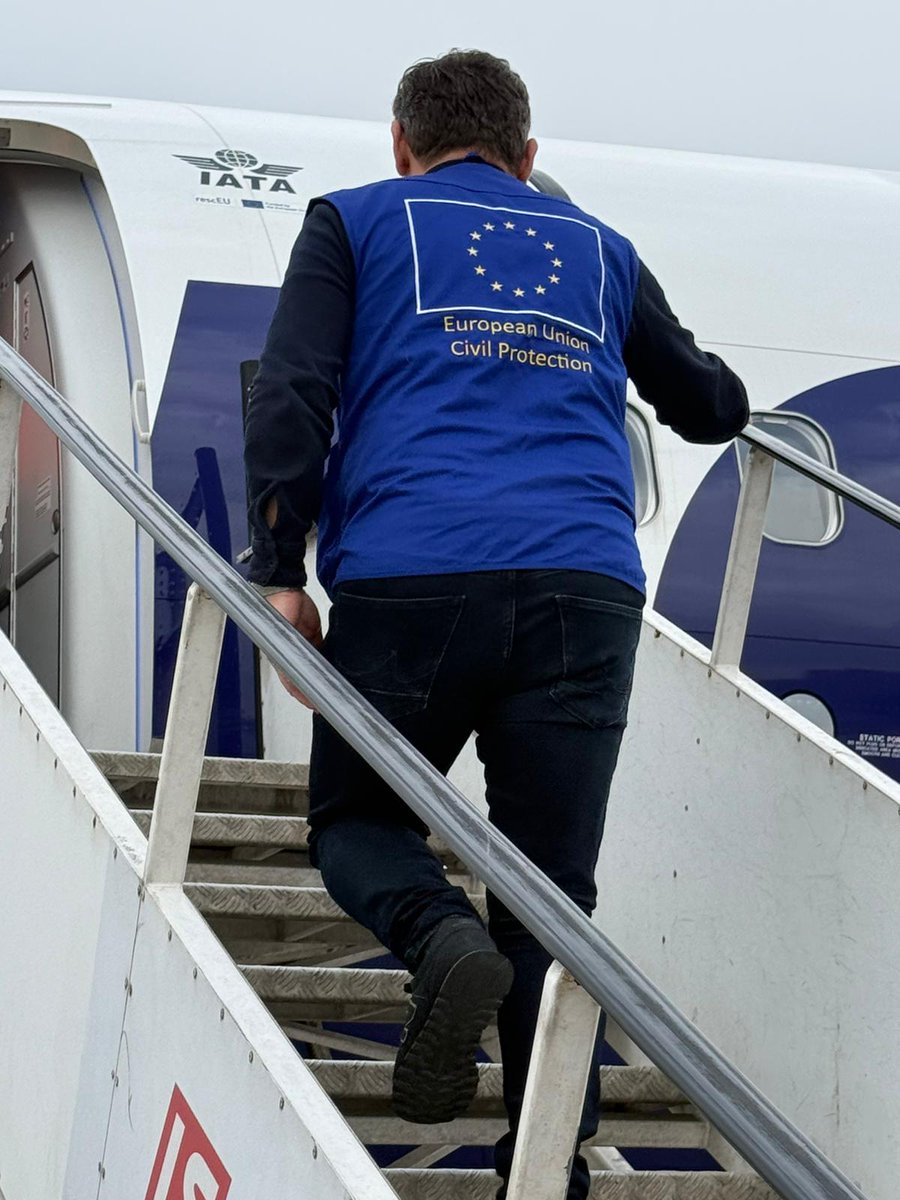 oana_toiu's tweet photo. Back home safe.

This morning, more families stranded in the UAE arrived home safely with two new evacuation flights from Muscat to Bucharest.

A first of its kind under the rescEU mechanism, the evacuation was not just a safe way home, but also clear proof that crisis response works better through coordination. We can help our citizens faster when we bring national and European resources together.

Romania is proud to work together with the rescEU team, DG ECHO, the EU Delegation, and embassies in the region to bring home today more than 250 Romanians, alongside more than 80 European citizens.

Special thanks to the authorities of Oman and the UAE for their vital support and cooperation in making these safe returns possible.
#RO #EU #DSU #AmbasadaRomanieiinAbuDhabi #AmbasadaRomanieiinOman 
@eu_echo @hadjalahbib @rars