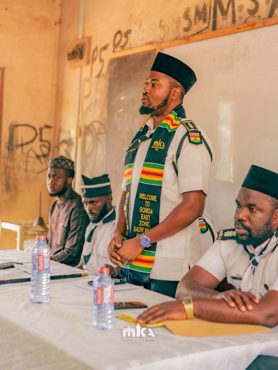 mkaghana's tweet photo. During an engaging session, the Sadr Mulk of Khuddam Ghana 🇬🇭 and his team attentively heard and addressed the concerns of Senya Circuit members about the recently concluded Jalsa Salana Ghana 2026 🇬🇭.
#ThankYouTour #MKAGhana🇬🇭 #KhuddamGhana
Visit us @ https://t.co/CuMHlOWCV1 https://t.co/un5FMNTacq
