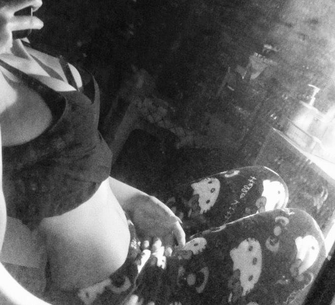 m4st7rbate's tweet photo. Estar caliente todo el día y no tener a quien mandarle fotitos, videos y audios :( escríbanme al DM 💭 https://t.co/CSnBzqW1xf