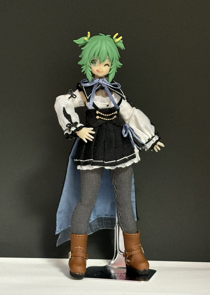 乃彩の衣装を着てみたゾ！
ってことで、ここ最近は乃彩様の衣装を作ってました完成！！
ブーツは黒系なかったので代用です。
#アサルトリリィドール部

↓